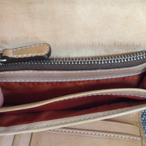 Coach tan logo trifold wallet - Picture 5 of 5